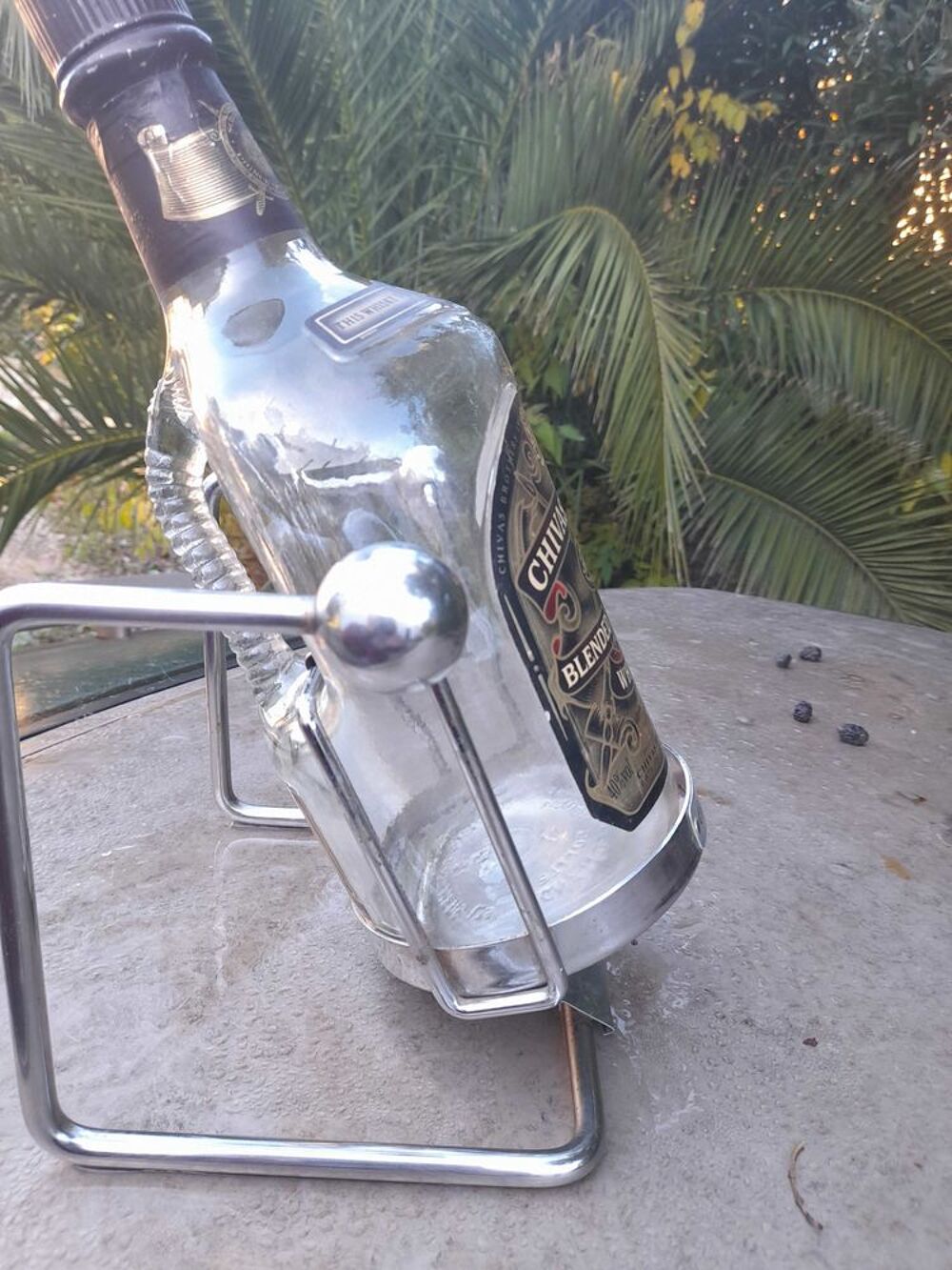 bouteille de Whisky sur support Décoration