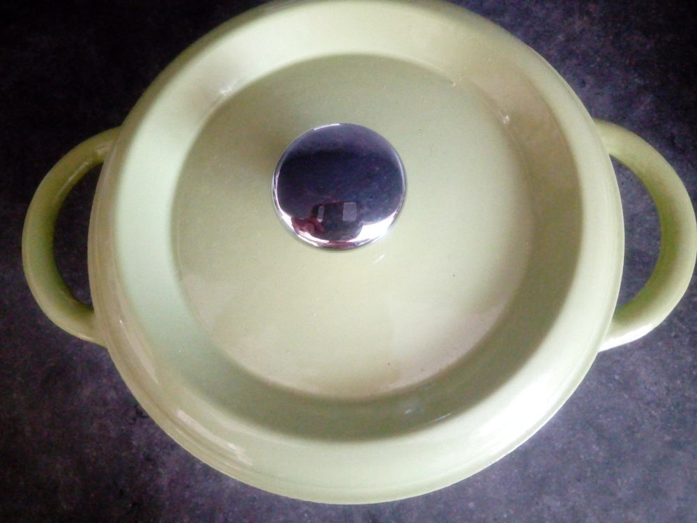 Cocotte fonte neuve &eacute;maill&eacute;e int&eacute;rieur et ext&eacute;rieur Fontigna Décoration