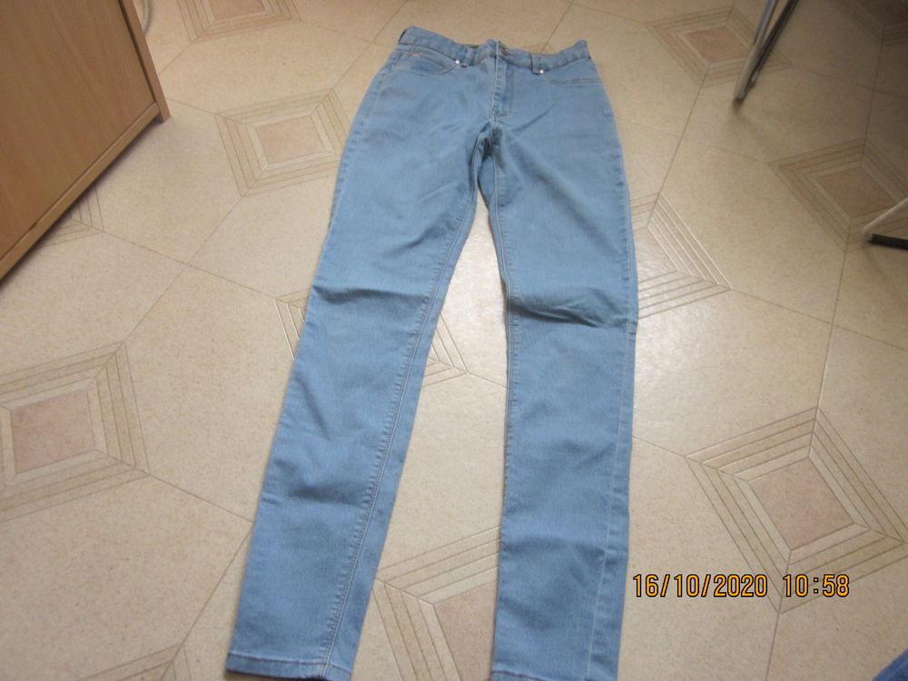 Jeans femme sllim taille. 38 super skinny Vêtements