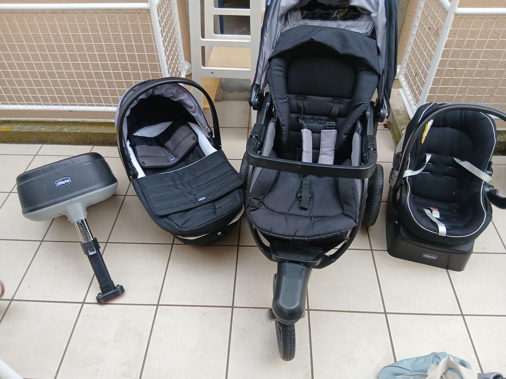 poussette chicco trio Puériculture