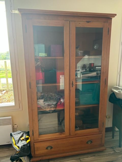 Armoire vitrine
150 Saint-Laurent-des-Hommes (24)