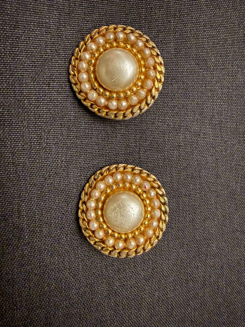boucles d'oreilles Fantaisie perles . Bijoux et montres