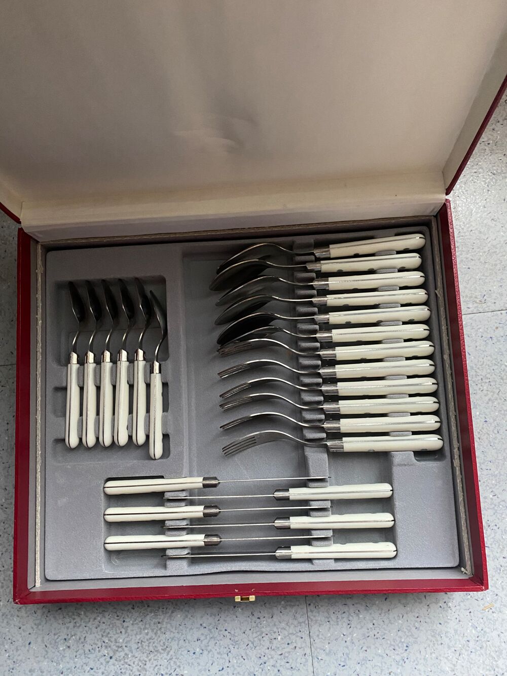M&eacute;nag&egrave;re en inox Décoration