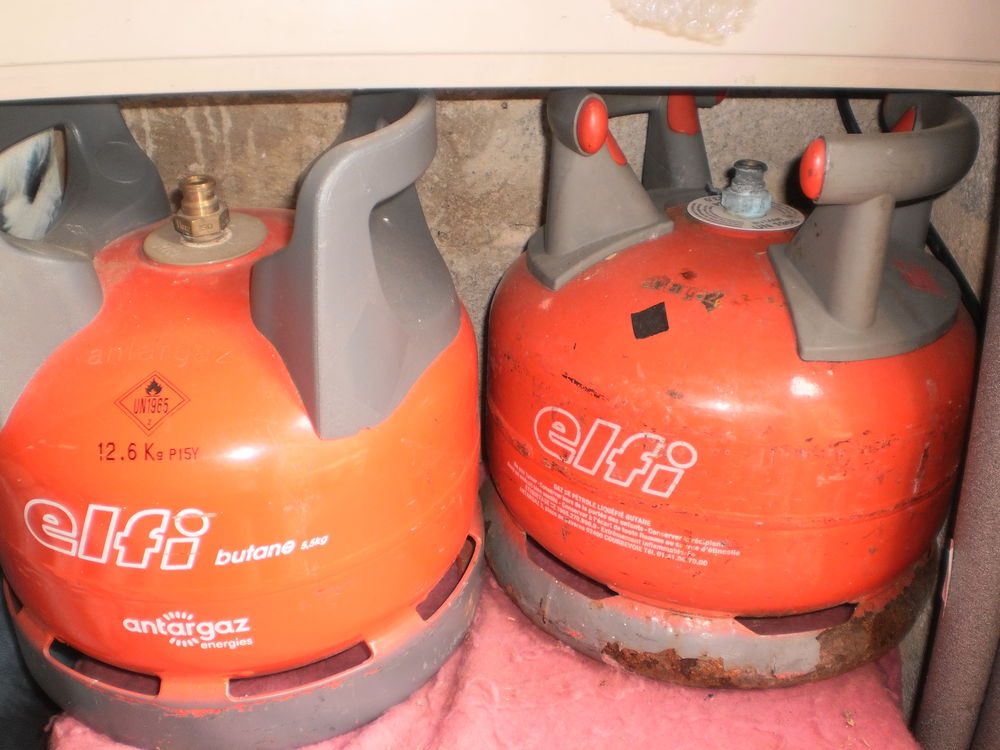  bouteilles de gaz de marque elfi Electroménager