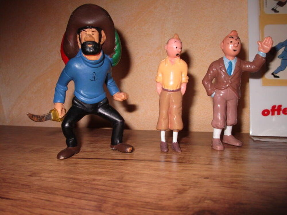 LOT irf58 FIGURINE TINTIN ET MILOU PUBLICITAIRE "LU" 
