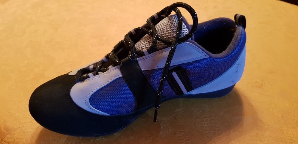 Chaussures v&eacute;lo. Vélos
