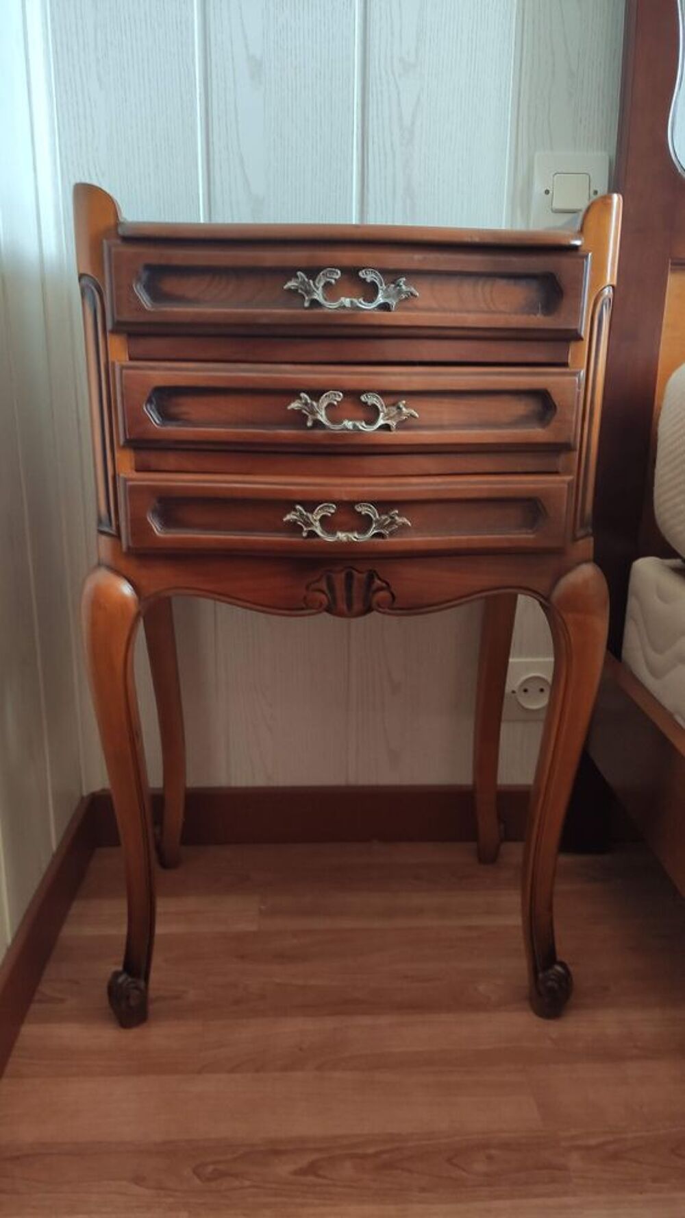 chambre &agrave; coucher en merisier Meubles