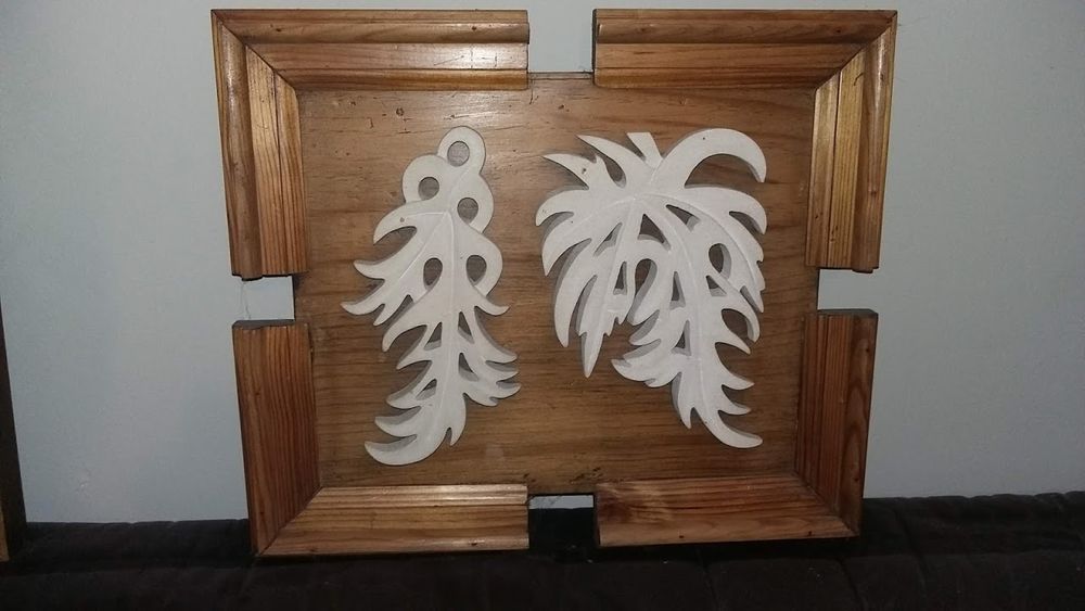 Oeuvre Originale, Pierre sculpt&eacute;e sur tableau bois Meubles