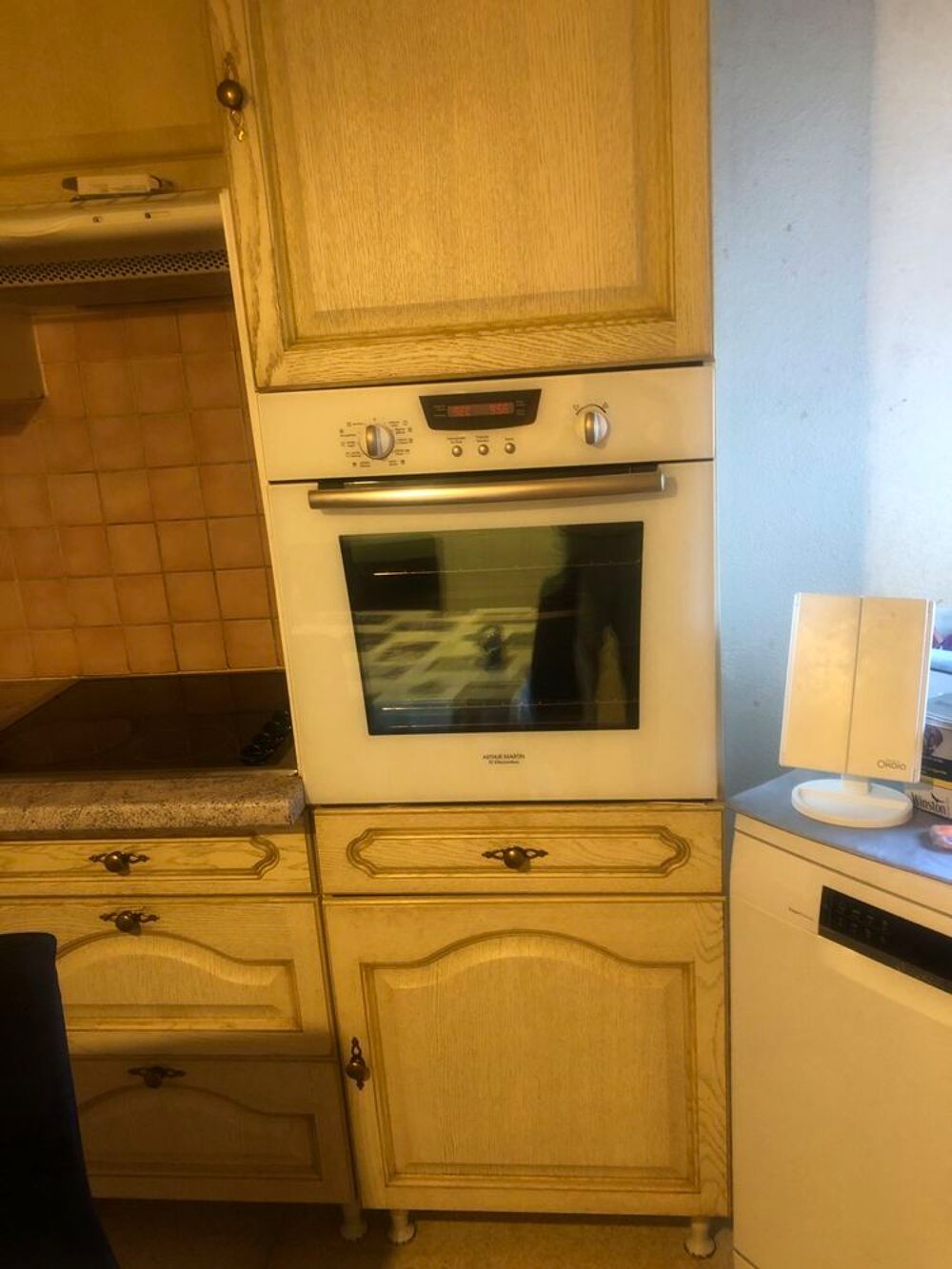 cuisine equip&eacute;e avec electromenager Meubles