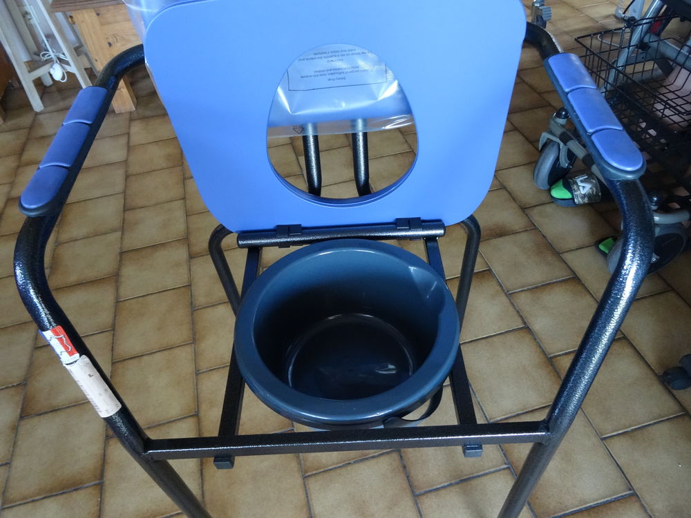 chaise perc&eacute;e neuf Meubles