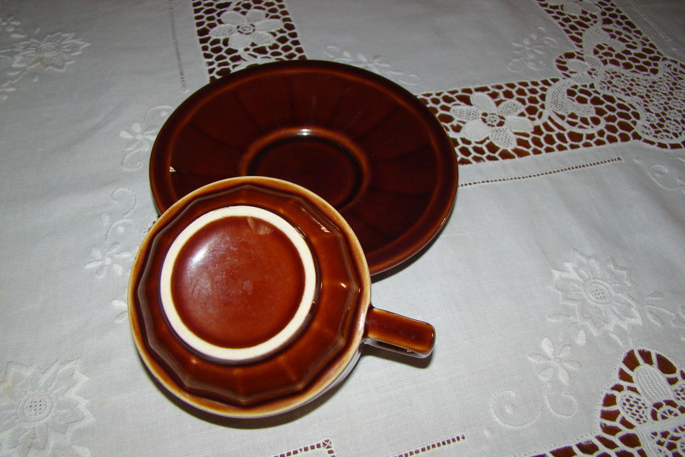 Ensemble de tasses, th&eacute;i&egrave;re bistrot - vintage ann&eacute;es 1970
Cuisine