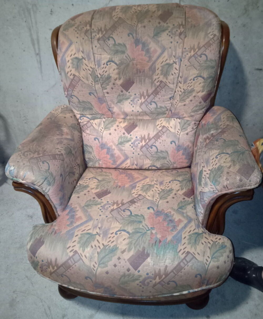 Paire de fauteuils de salon en bois massif ? Bon &eacute;tat Meubles