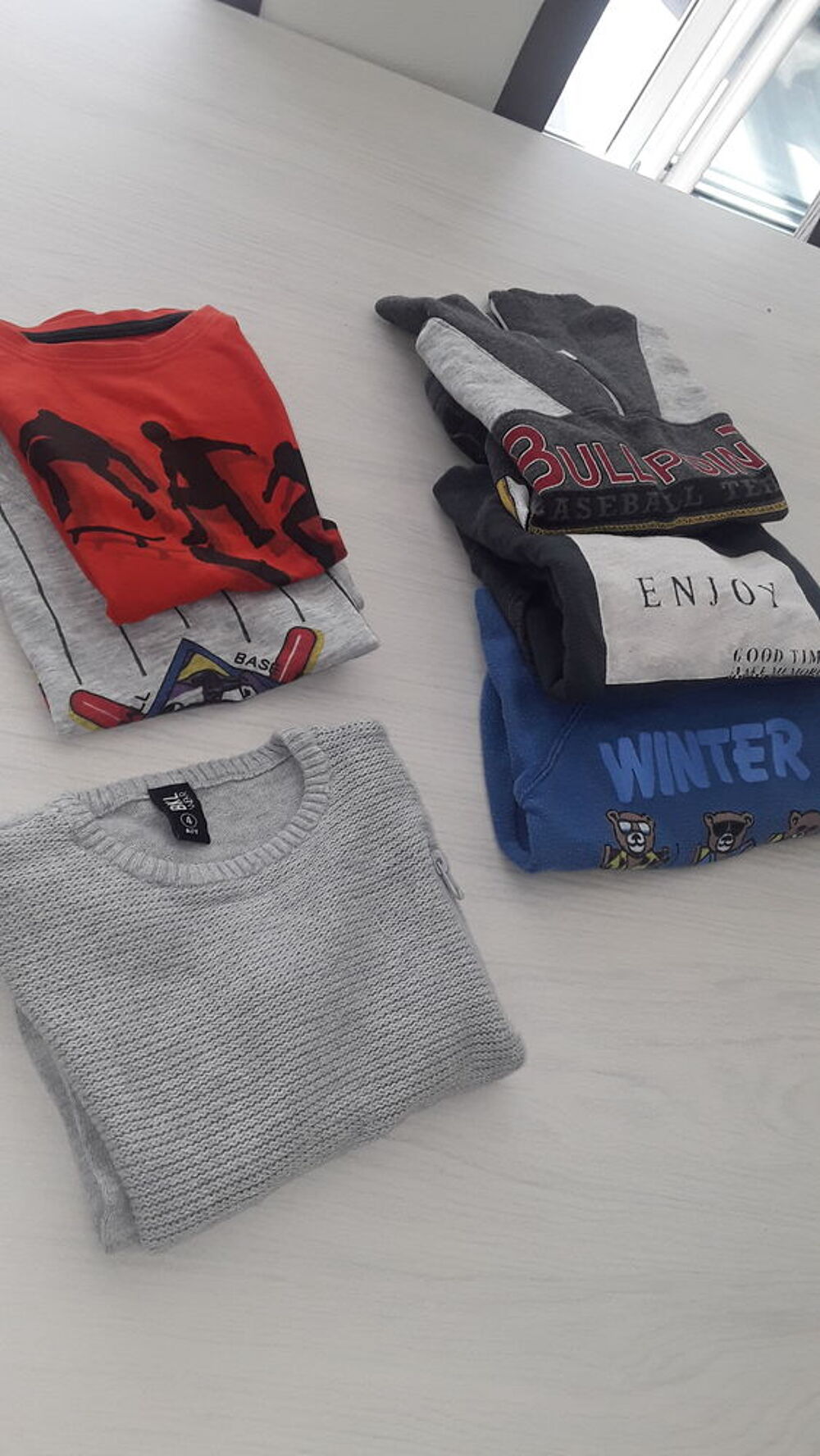 Lot de v&ecirc;tements 4 et 5 ans
Garcon Vêtements enfants