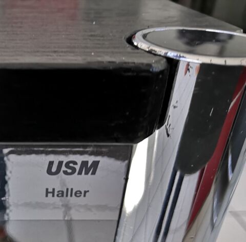Table usm haller chêne noir vernis 150 /75 490 Provins (77)