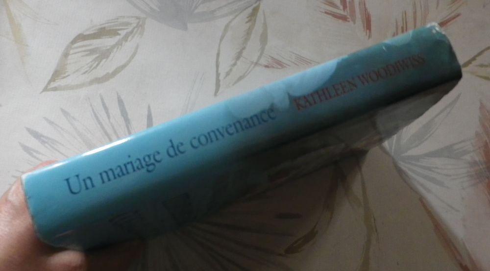 UN MARIAGE DE CONVENANCE de Kathleen WOODIWISS FranceLoisirs Livres et BD