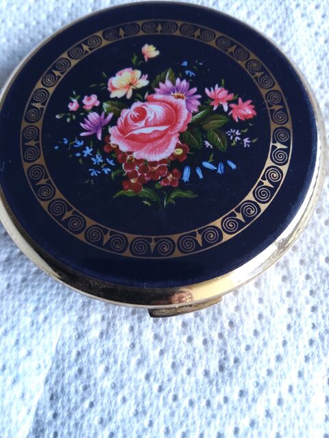 Poudrier ancien �maill� 45 Dijon (21)