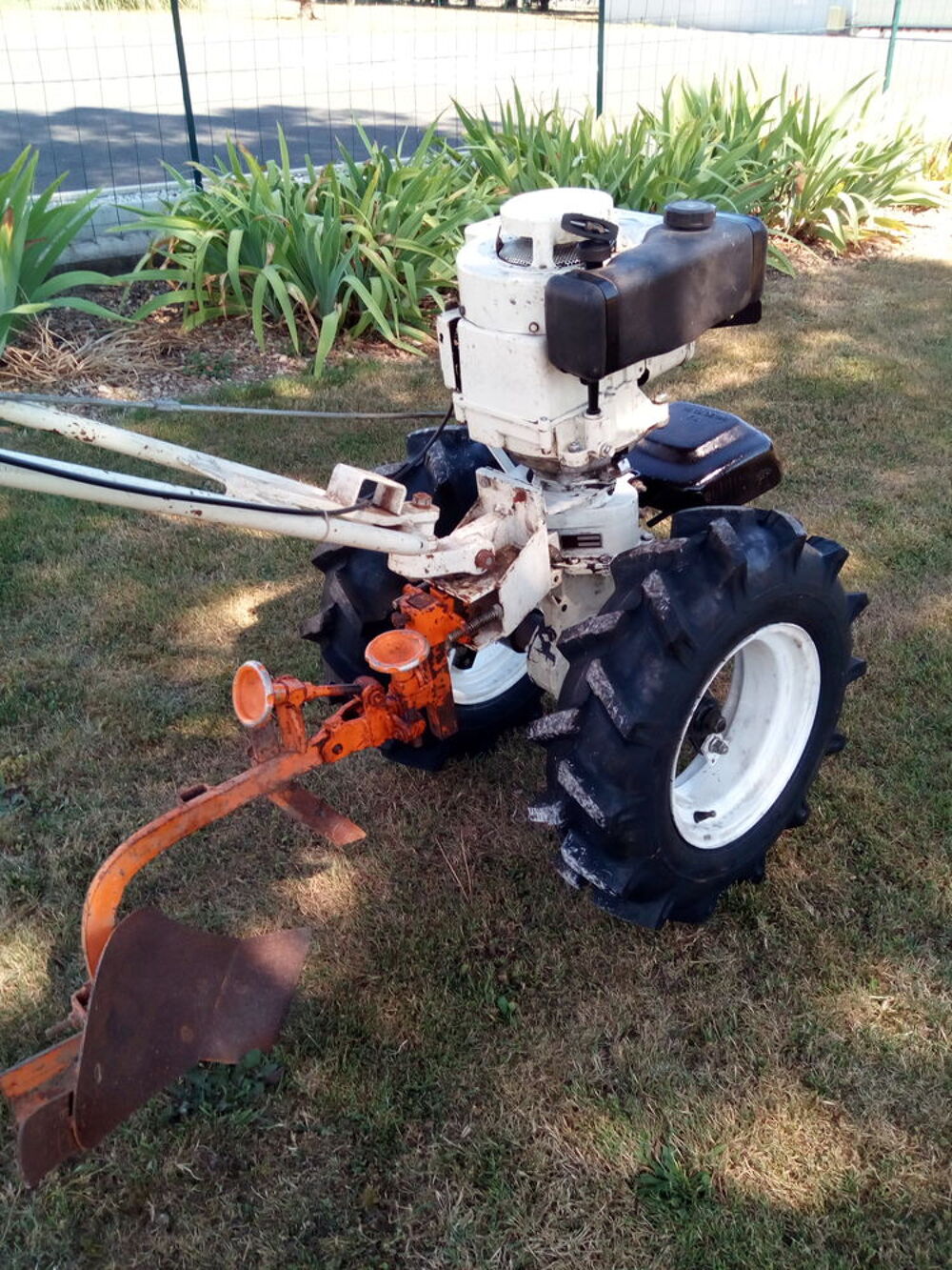 Motoculteur 7 ch bonne &eacute;tat 2 vitesse AV une Marche AR Jardin