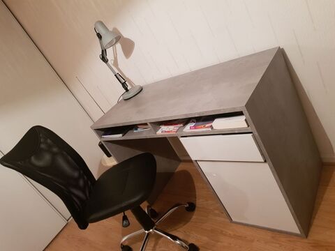 BUREAU ET CHAISE 50 Villefranche-sur-Sane (69)