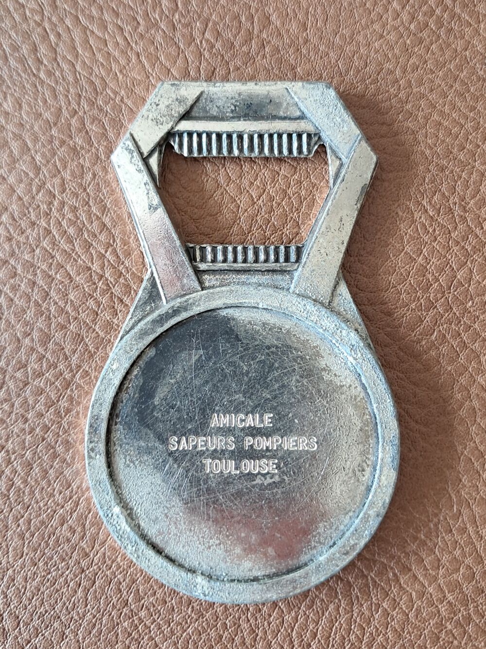 D&eacute;capsuleur ouvre bouteille vintage en m&eacute;tal 