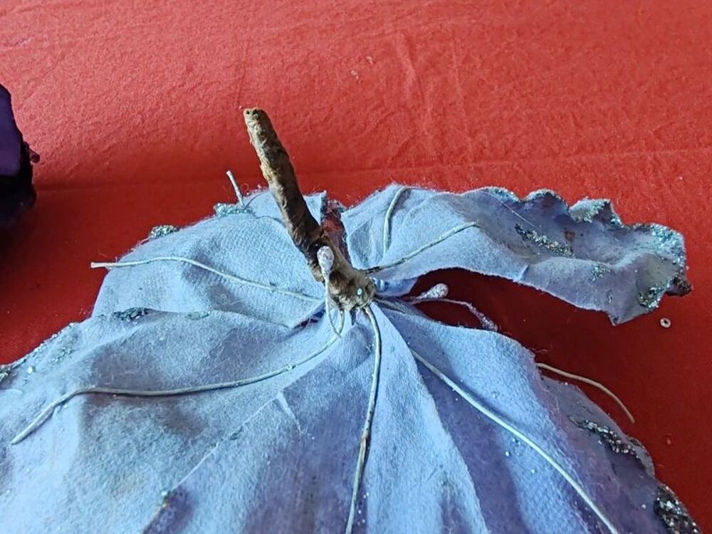 3 fleurs et un papillon avec pince pour sapin Décoration