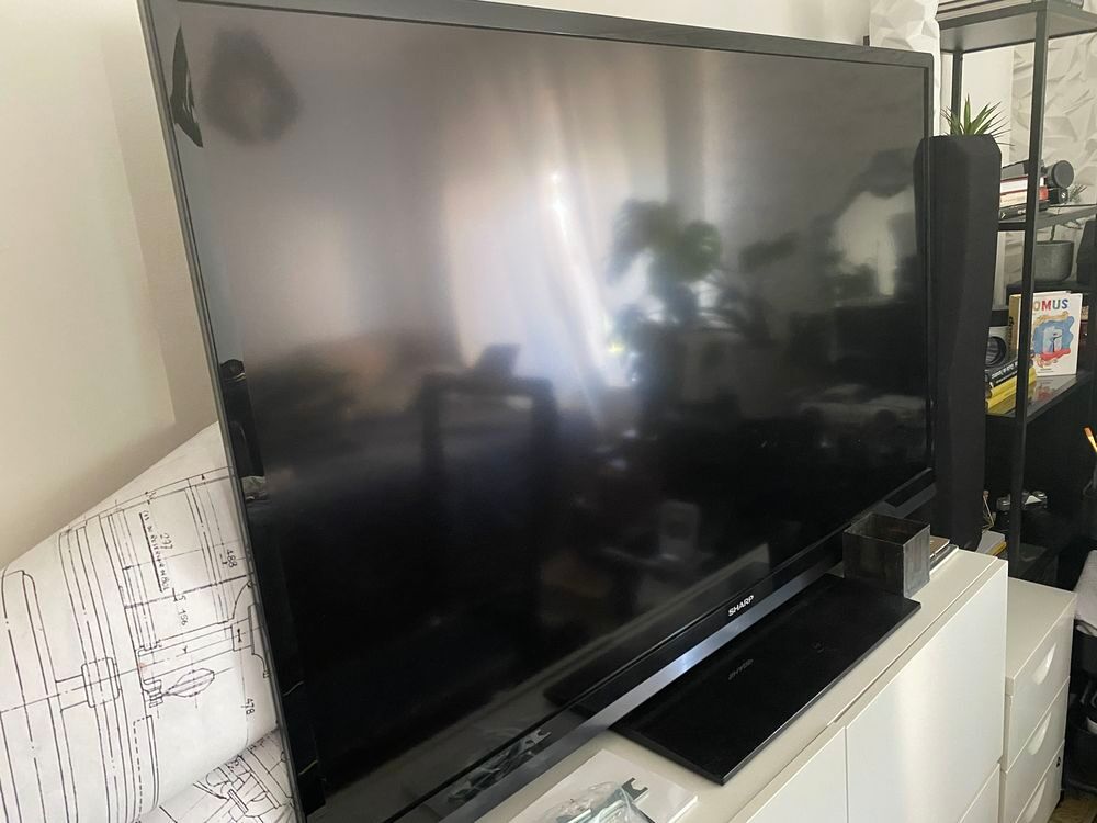 TV led Sharp lc635le 60 pouces Photos/Video/TV