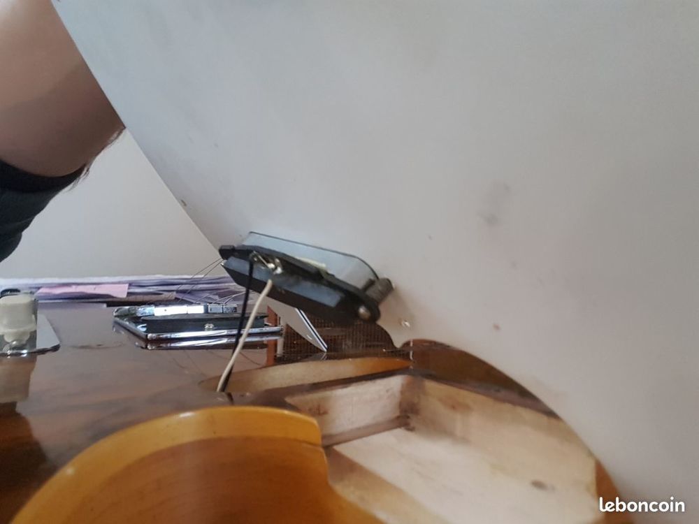 Guitare &eacute;lectrique haut de gamme Overland Luthier Avignon 90 Instruments de musique