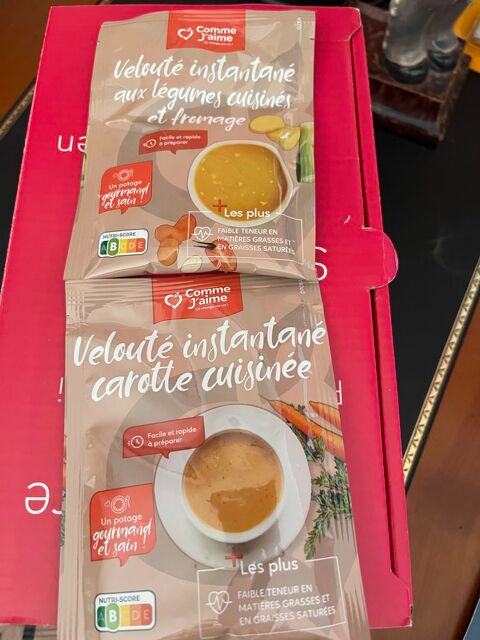 Lot 17 sachets neufs velout�s instantan�s 23 La Roquebrussanne (83)