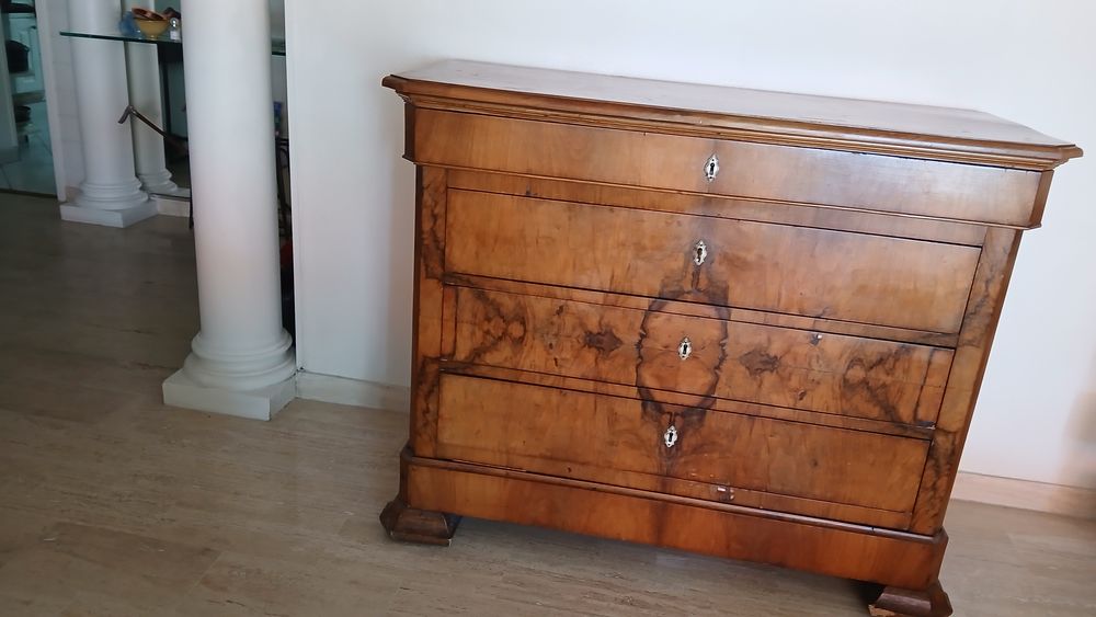 Commode ancienne avec 5 tiroirs qui ferme &agrave; cl&eacute; Meubles