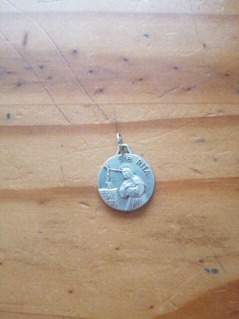 mdaillon ste Rita 5 Calais (62)