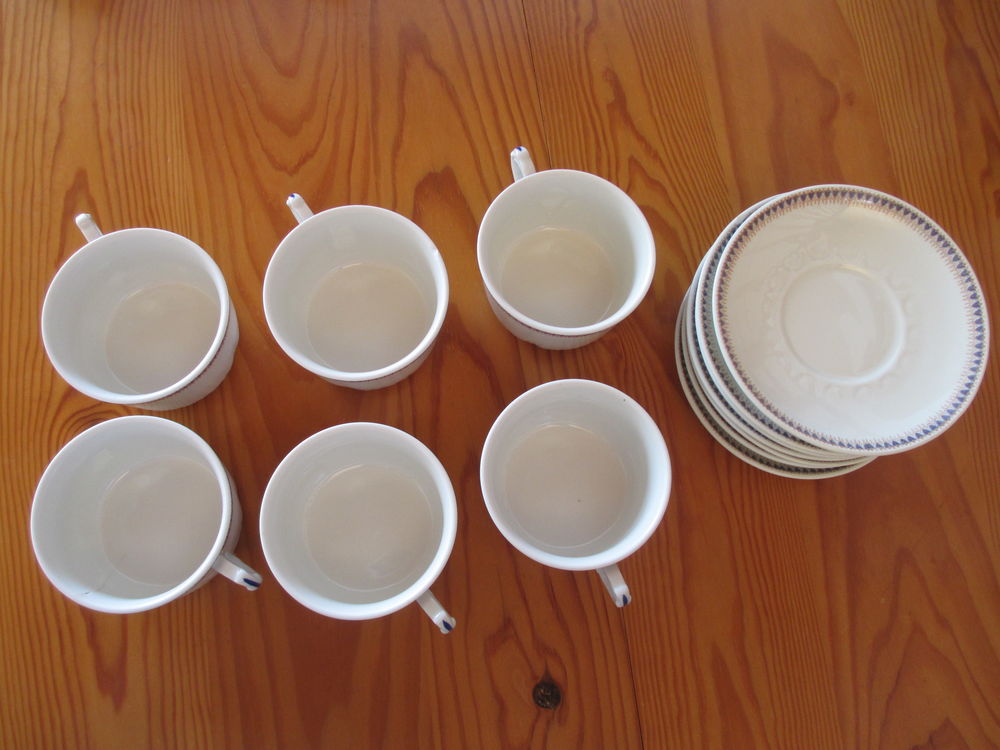 6 Tasses anciennes bistro petit d&eacute;jeuner Meubles