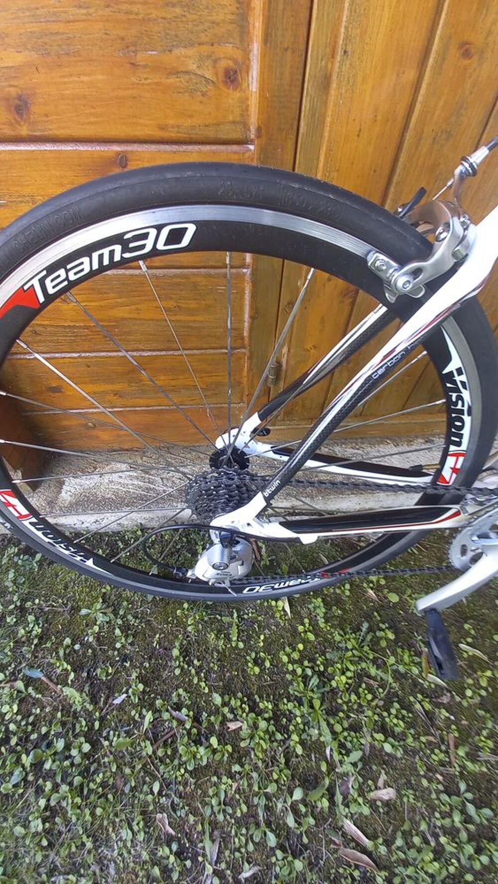 Vent V&eacute;lo route Triban 5 en excellent &eacute;tat tr&egrave;s peu servie. Vélos