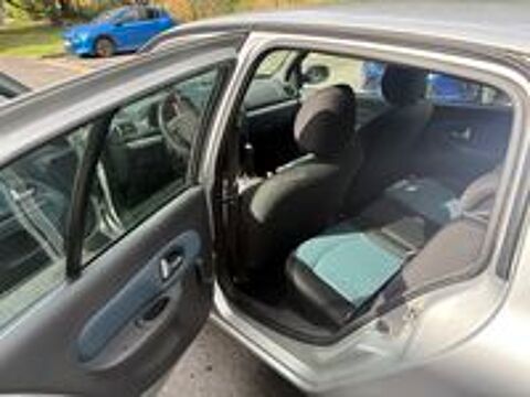 Clio II RENAULT CLIO II (2) CAMPUS 1.5 DCI 80 5P 2007 occasion 95610 &Eacute;ragny