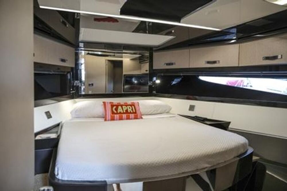 Vedette - Yacht - Offshore 2018 occasion 83990 Saint-Tropez