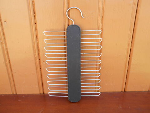 PORTE-CRAVATES 9 Dammarie-les-Lys (77)