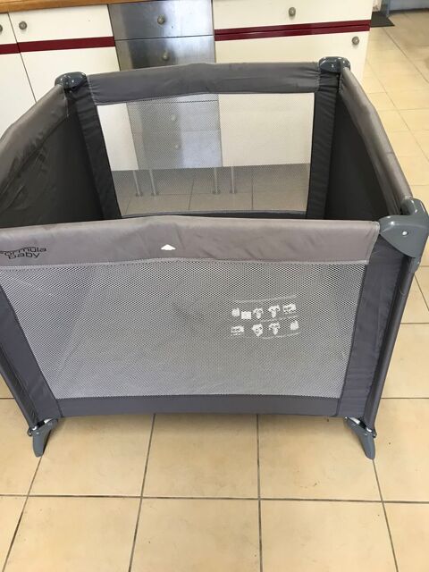 Parc pliant bebe , avec housse de transport, Mougins (06)