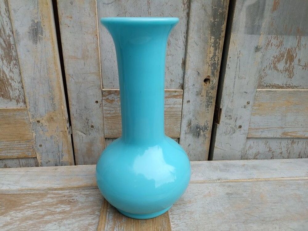 Grand Vase en Verre Opaline Bleue Charles X
Décoration