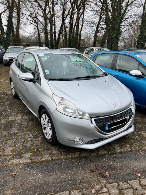 Annonce voiture Peugeot 208 3999 €