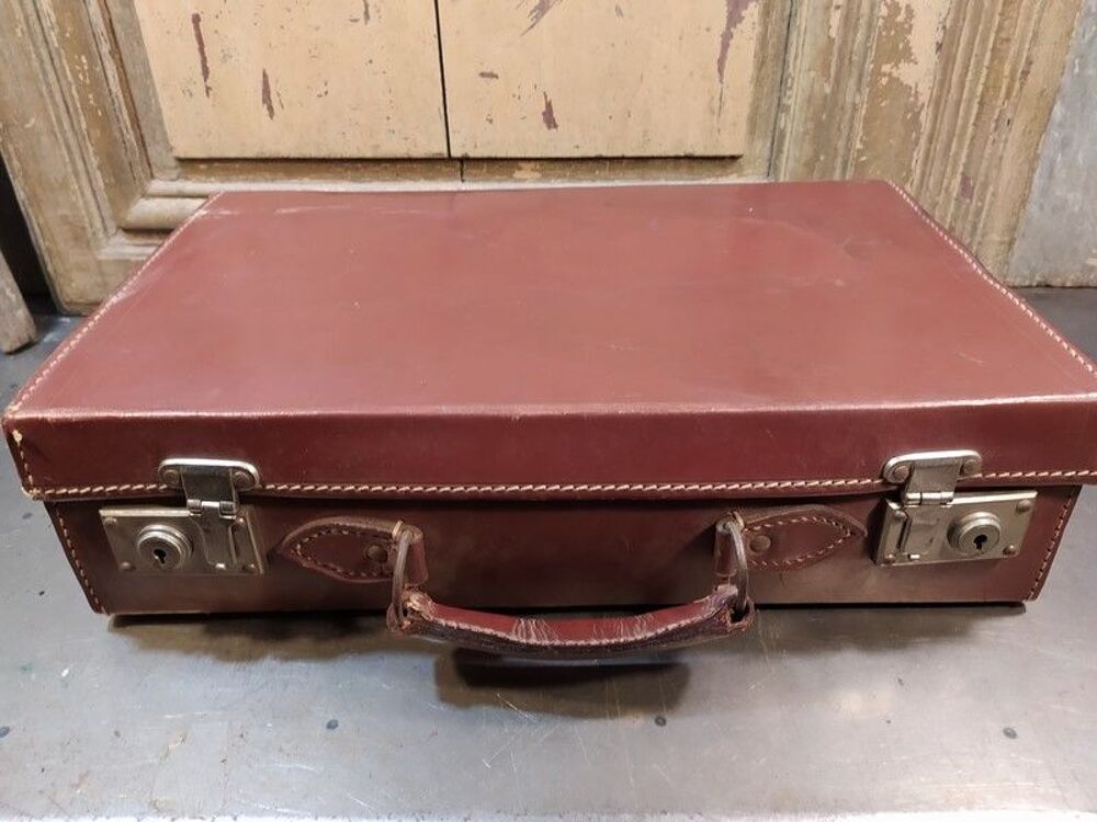 Ancienne Valise Cuir N&eacute;cessaire de Toilette et Accessoires 