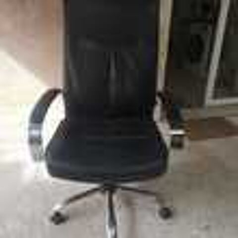fauteuil de direction en cuir. Meubles