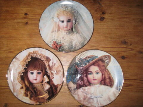 ASSIETTES PORCELAINE COLLECTION DOLL MUSEUM 25 Rochefort (17)