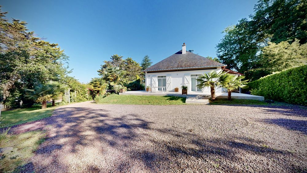 Vente Maison Maison 6 pièces 210m² Saint-jean-la-poterie