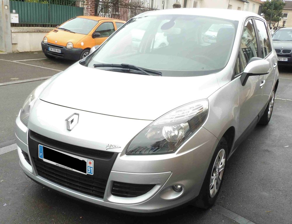 Sc&eacute;nic III Scenic III dCi 105 eco2 Expression 2010 occasion 93430 Villetaneuse