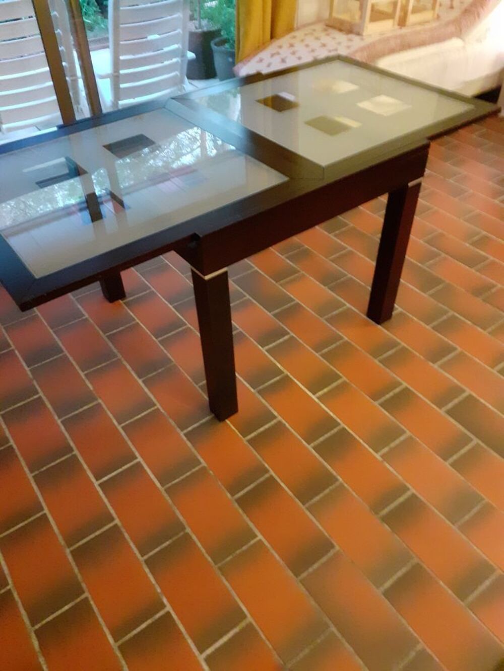 TABLE DE 4 A 6 PERSONNES Meubles
