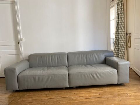 Canap en cuir gris Steiner ? design par Eric Gizard 2900 Paris 9 (75)
