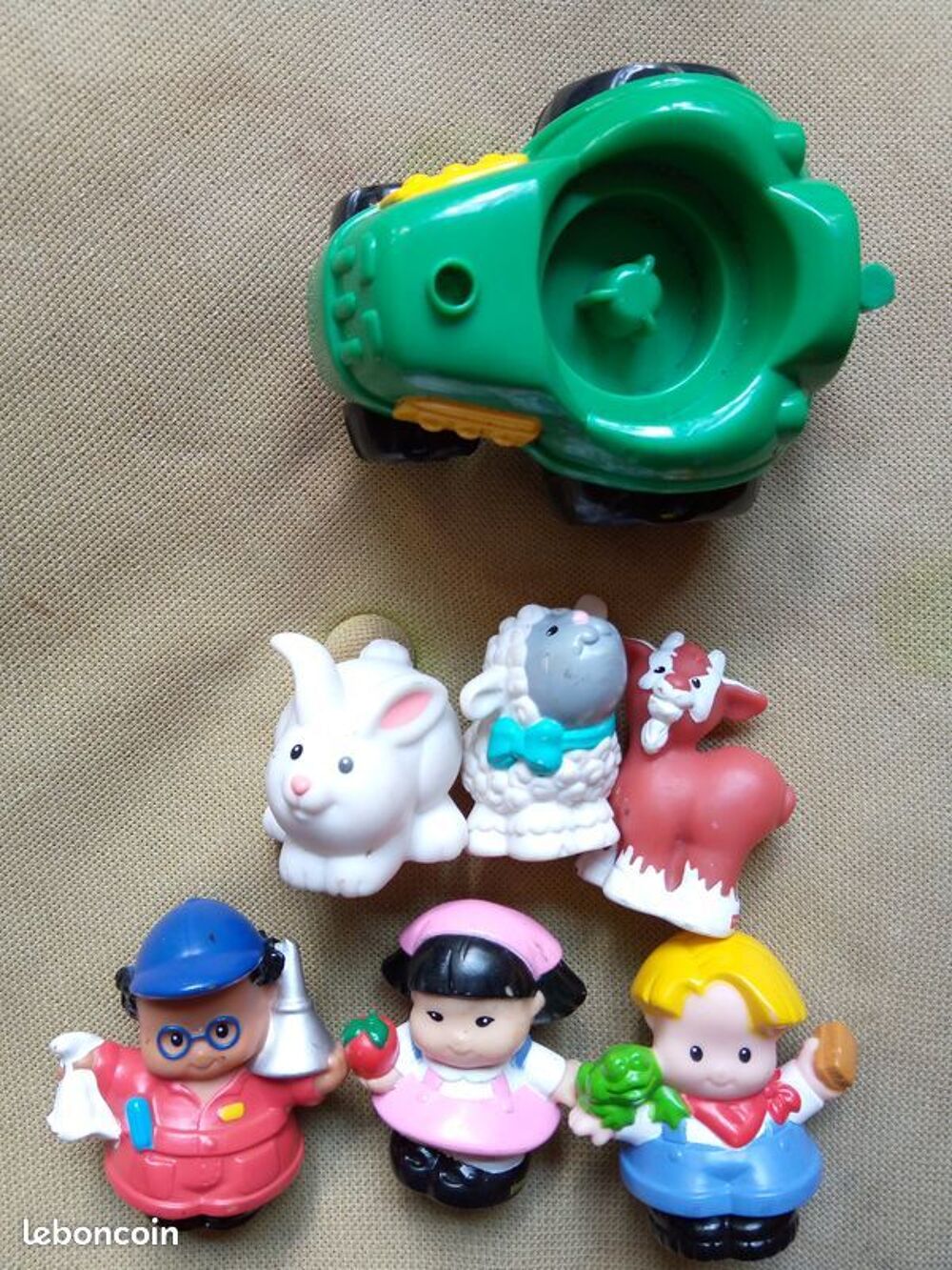 11 figurines Little People + tracteur Jeux / jouets