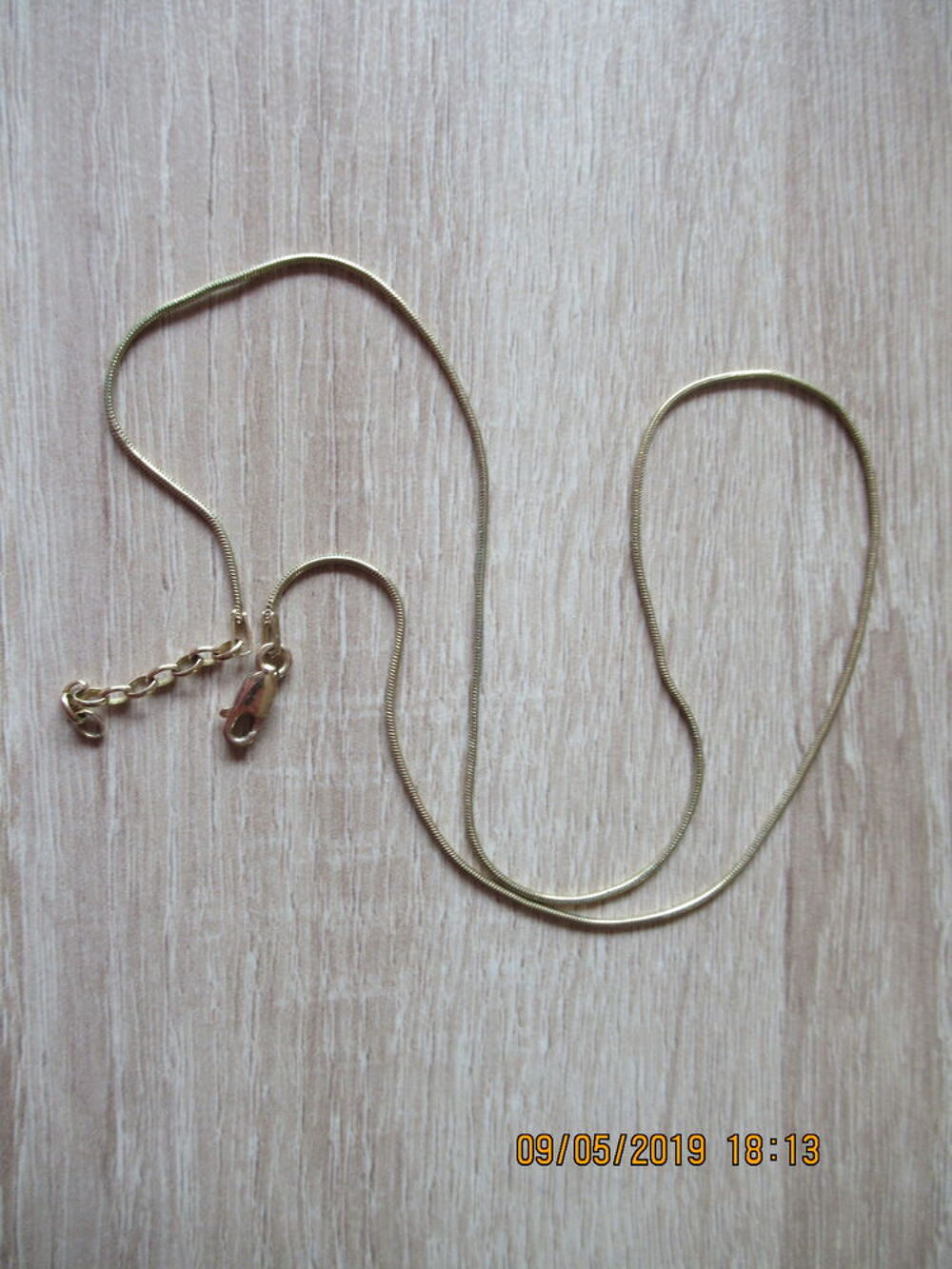 Chaine dor&eacute;e Bijoux et montres