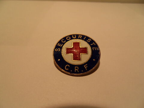 Insigne Broche Croix Rouge Formation des Secouristes. 5 Mèze (34)