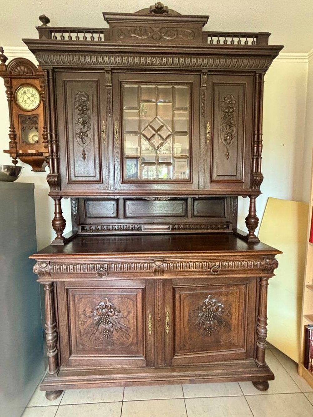 Grand Buffet Deux-Corps de style Henri II Meubles