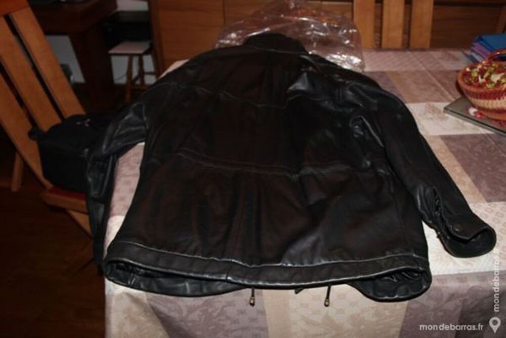 VESTE CUIR NEUVE TAILLE L Vêtements