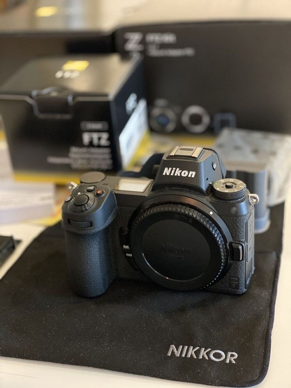 Nikon Z7 Hybride 45,7 Mpix Appareil Photo Num&eacute;rique - Noir (Boitier nu) Photos/Video/TV